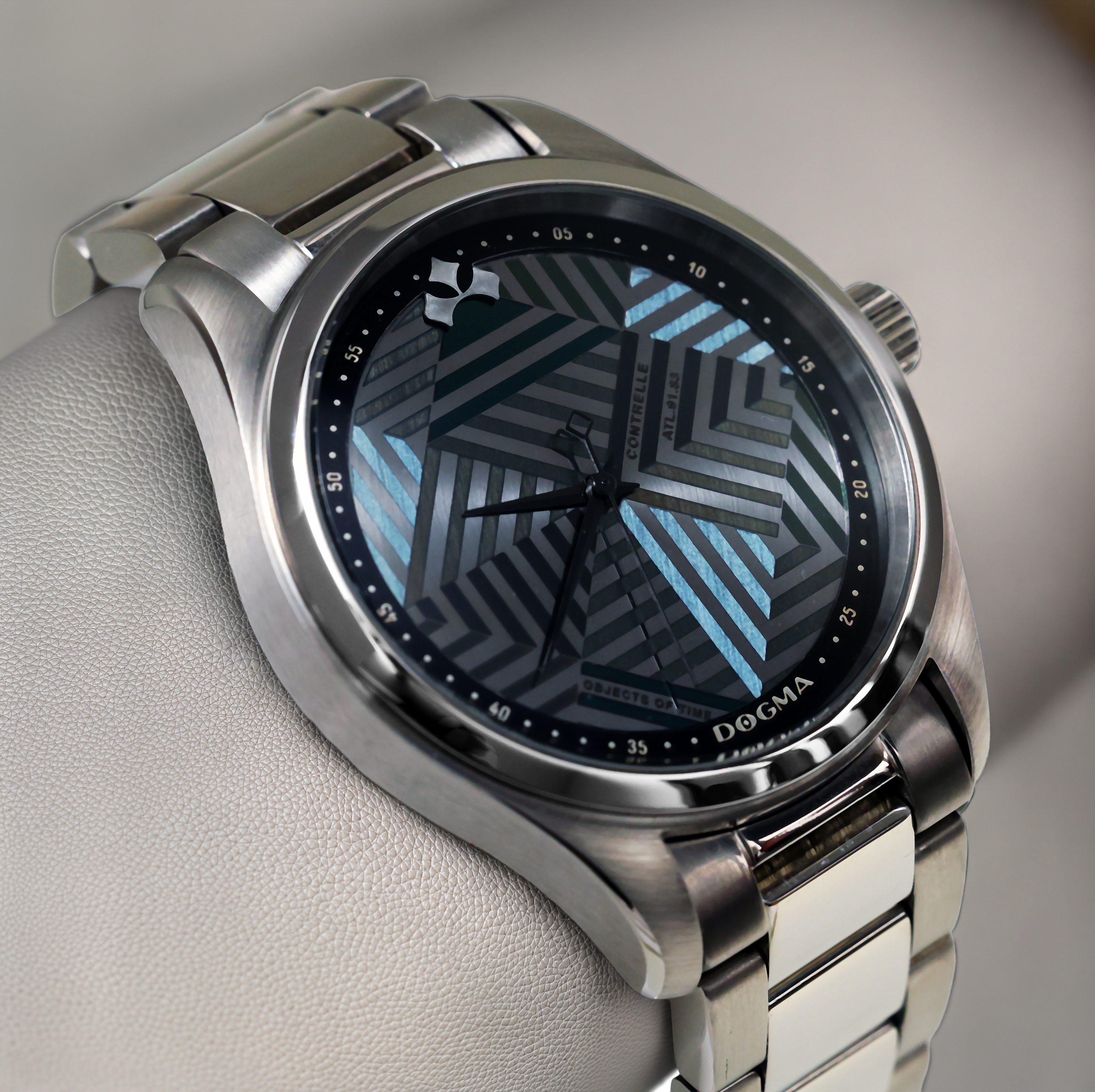 Dogma Atelier Series Contrelle watch with striped layered metal dial
